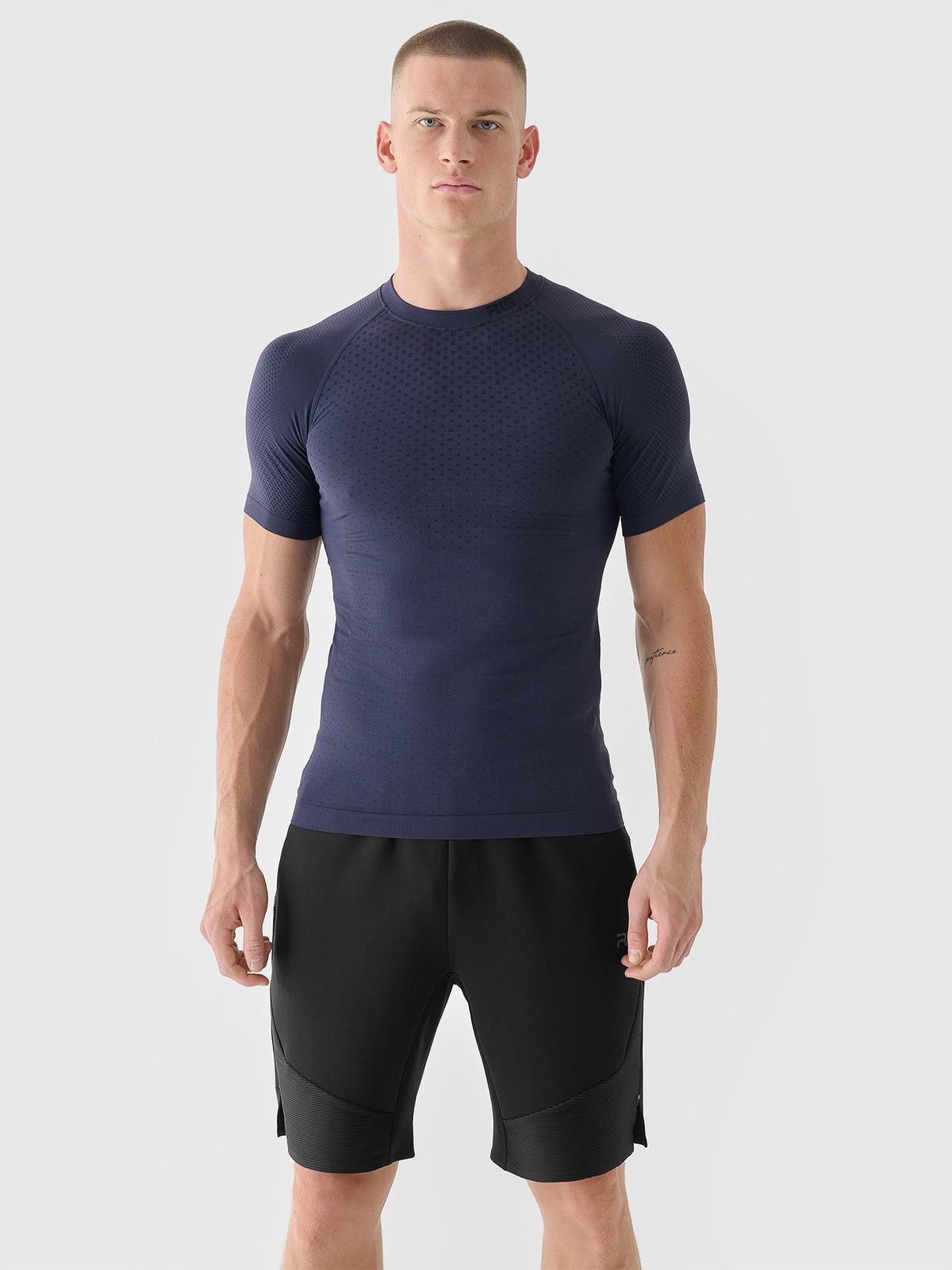 Vyriški sportiniai greitai džiūstantys šortai 4F x Robert Lewandowski - juodi