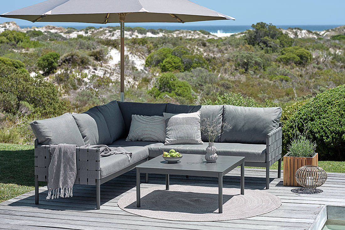 Sodo baldų komplektas IANO