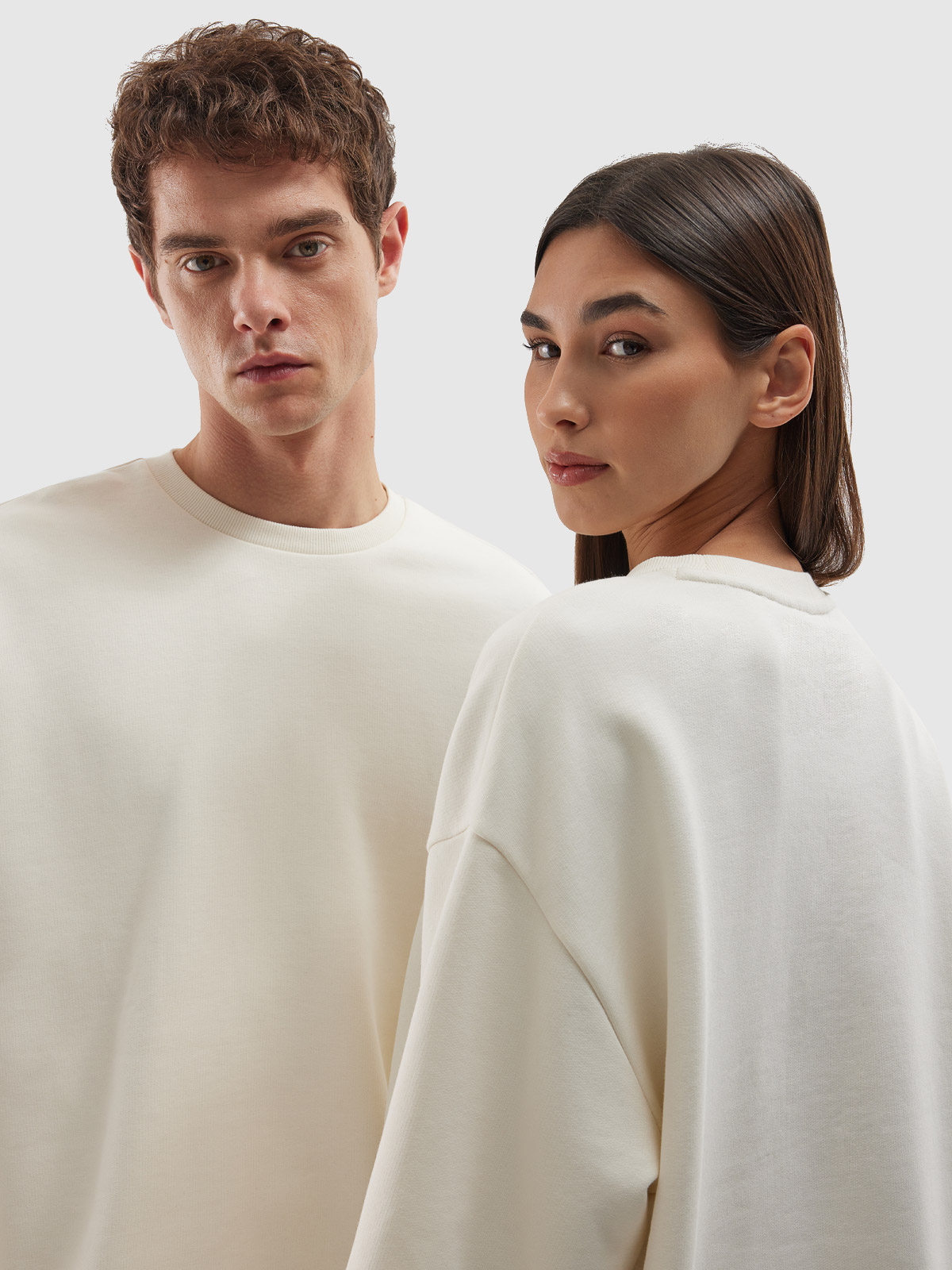 Sportinis neatsegamas džemperis be gobtuvo unisex - baltas