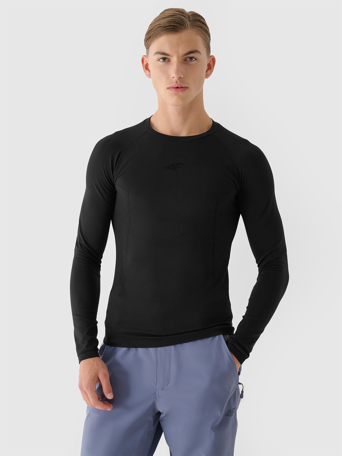 Vyriškas termoaktyvus besiūlis apatinis trikotažas (viršus) - juodas