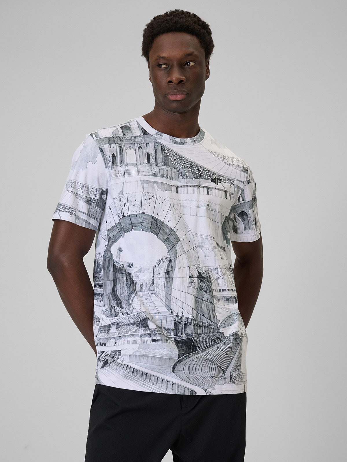 Vyriški T-shirt regular marškinėliai su spauda - baltai juodi