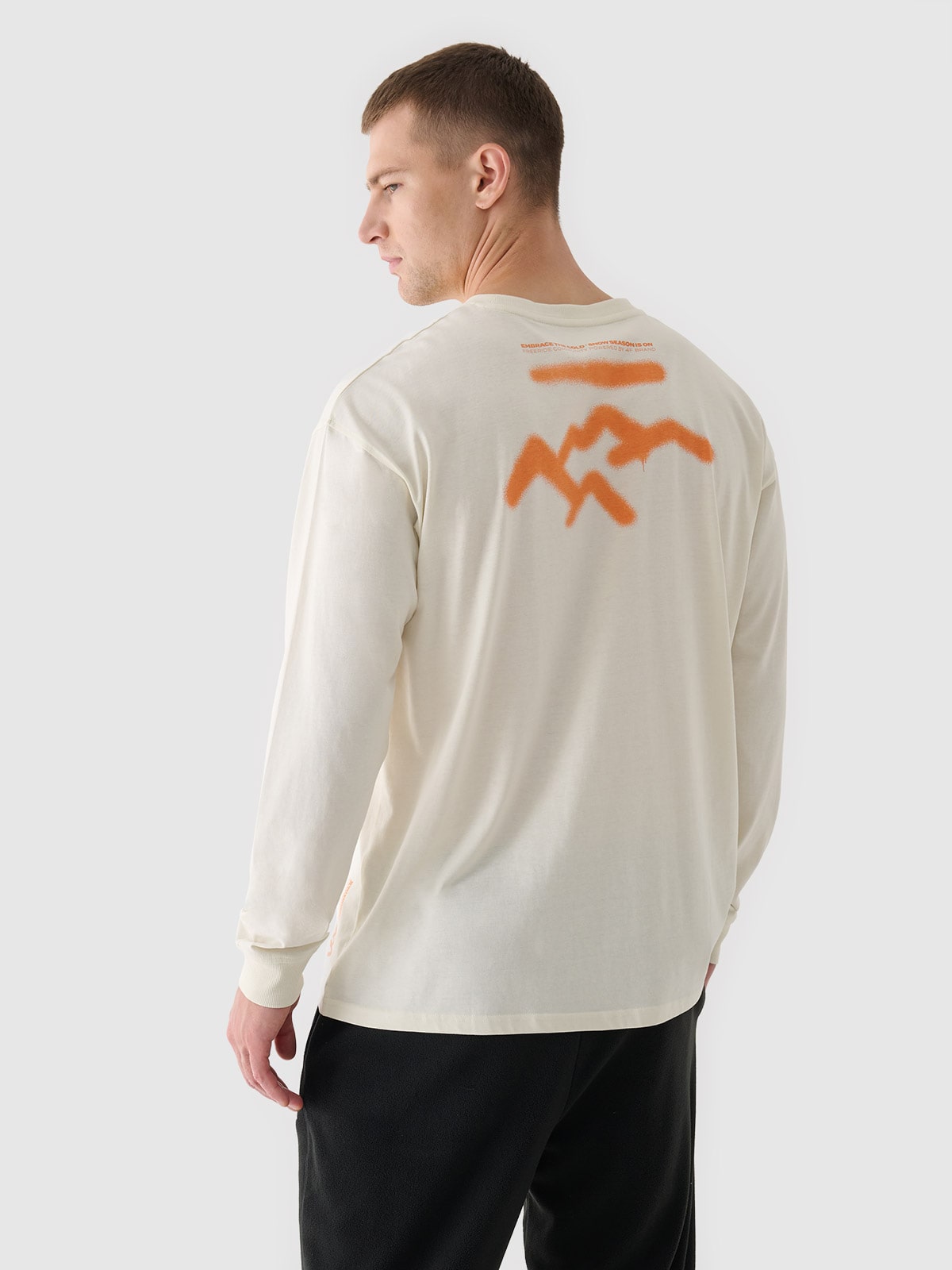 Vyriški Longsleeve oversize marškinėliai su grafika - smėlio spalvos