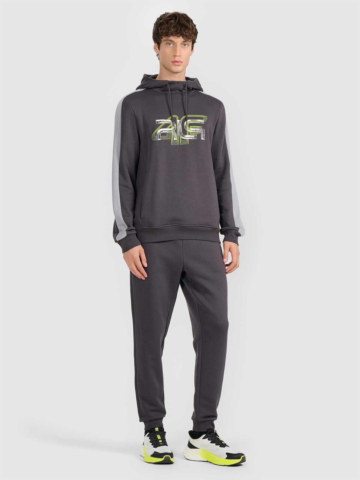 Vyriškos sportinės jogger kelnės 4F x Robert Lewandowski - pilkos