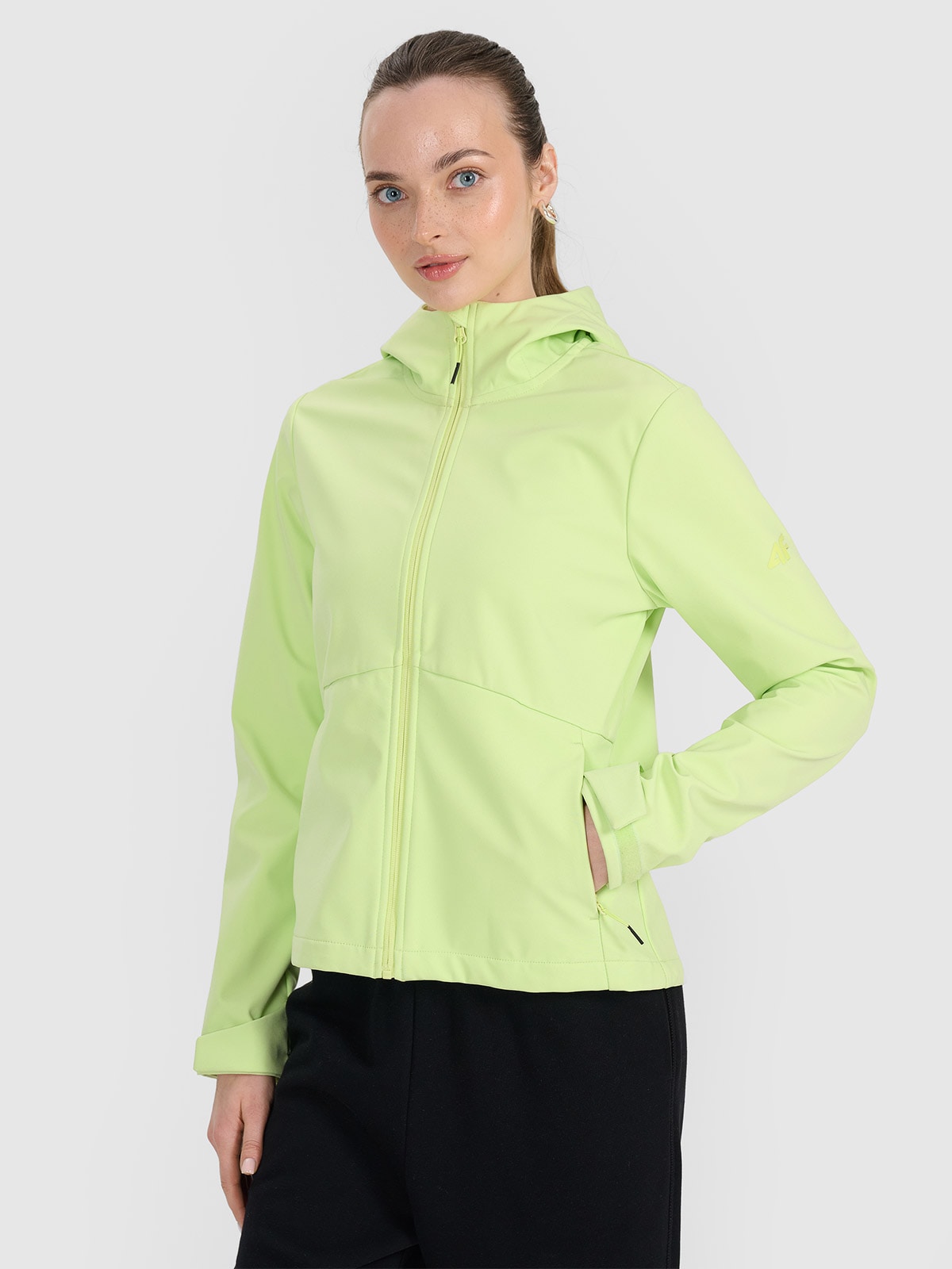 Moteriška softshell vėjui atspari striukė 5000 membrana - žalia