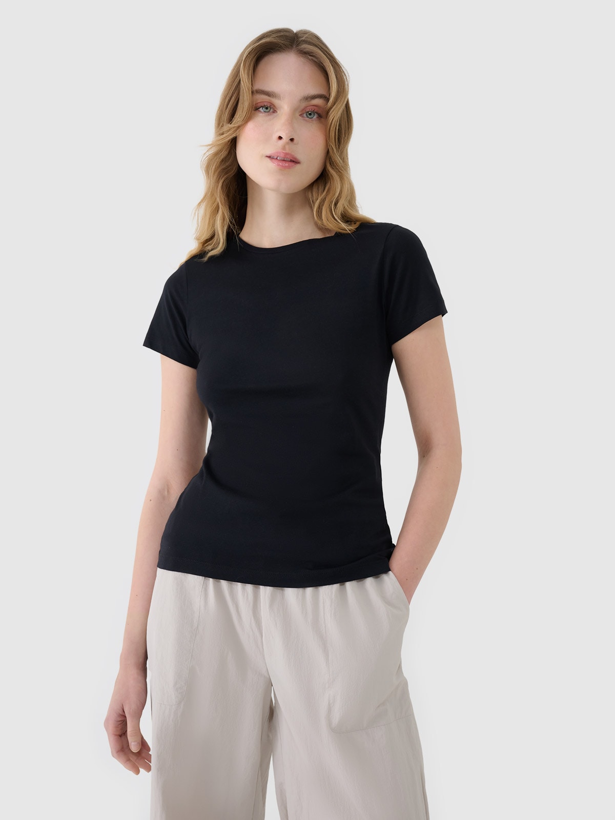 Moteriški T-shirt slim marškinėliai su modaliu - juodi