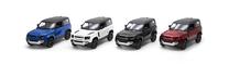  Žaislinis automobilis Kinsmart Land Rover Defender 90, 1:38, (spalva/dizainas parenkami atsitiktine tvarka)