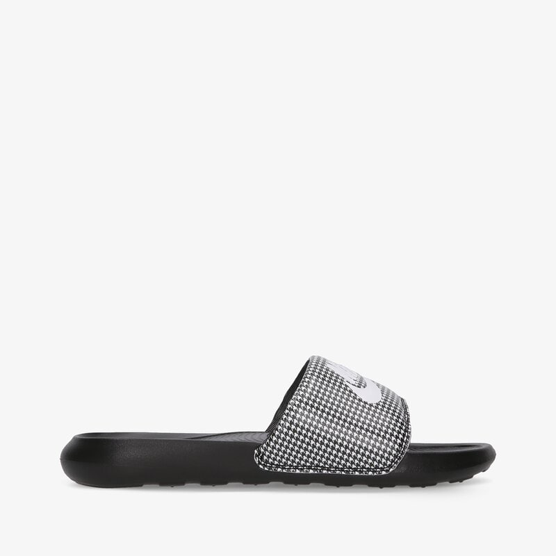 NIKE VICTORI ONE