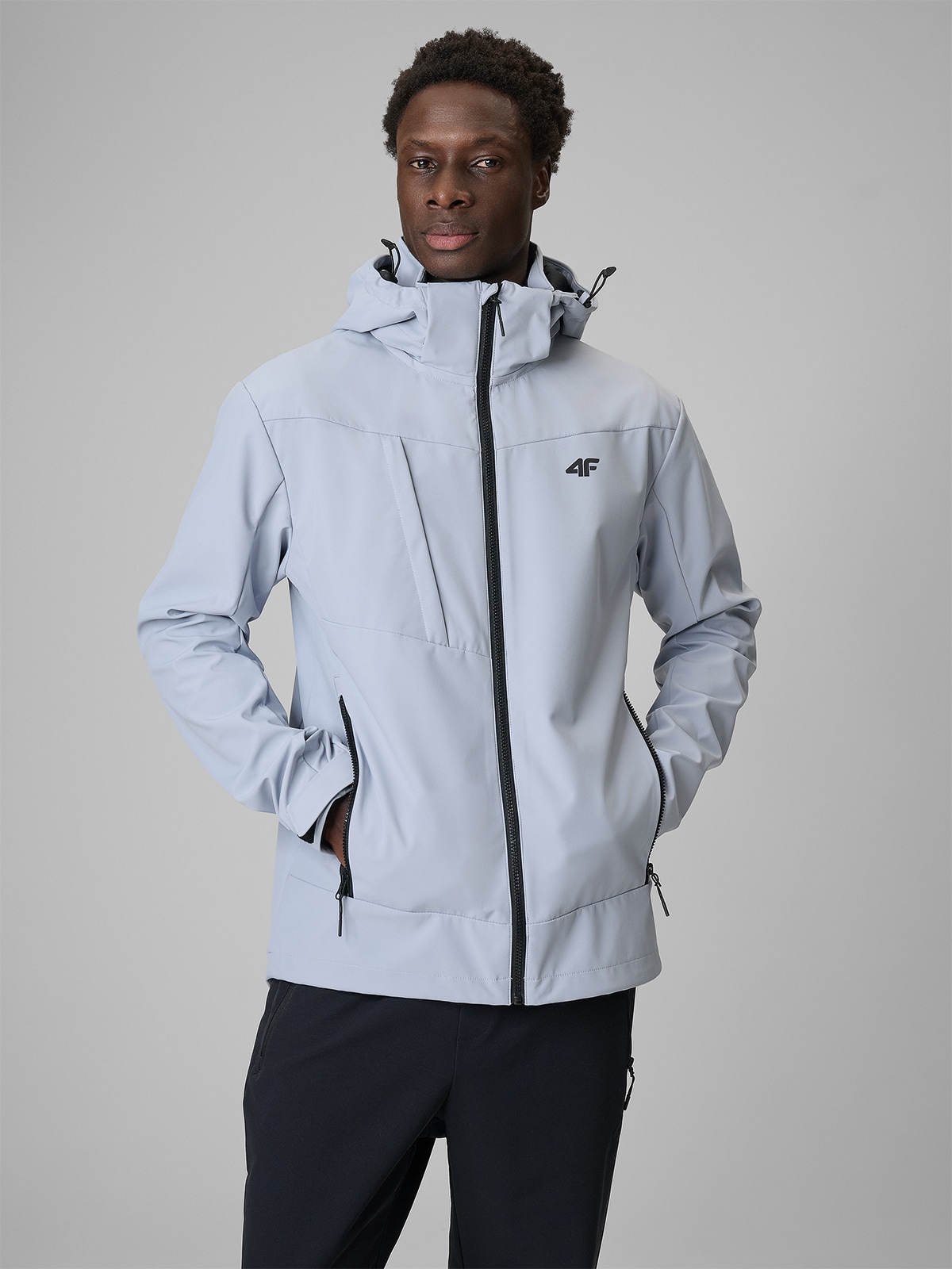 Vyriška softshell striukė su vėjui atsparia 5000 membrana - pilka