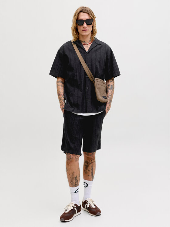 Jack & Jones Komplektasmarškiniai ir sportiniai šortai · Juoda