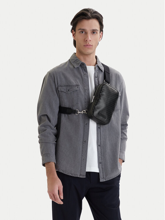 Calvin Klein Maža rankinė · Juoda