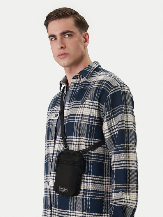 Guess Jeans Maža rankinė · Juoda