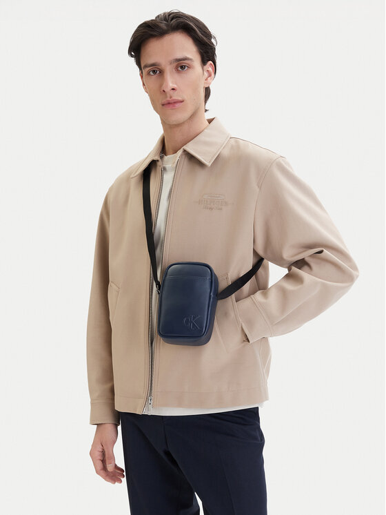 Calvin Klein Maža rankinė · Tamsiai mėlyna