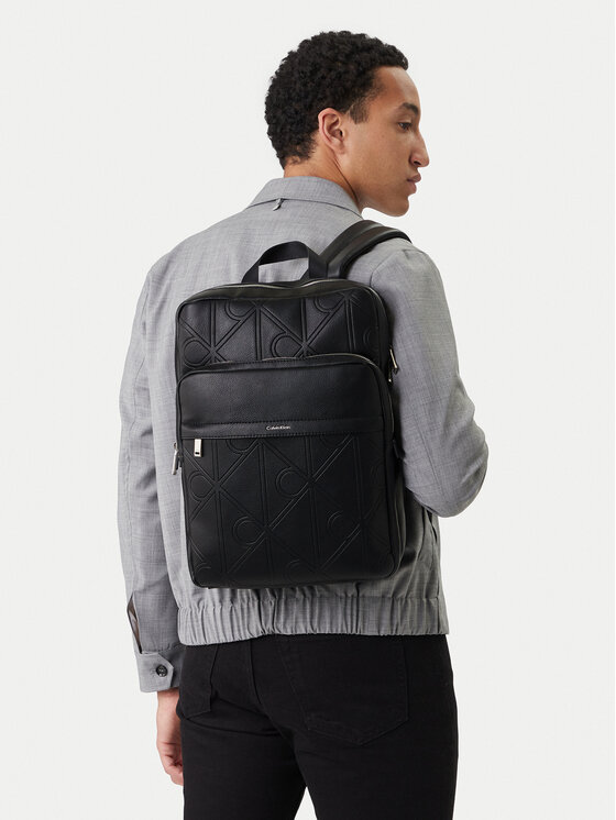 Calvin Klein Maža rankinė · Juoda