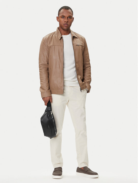 Calvin Klein Rankinė ant juosmens﻿ · Juoda