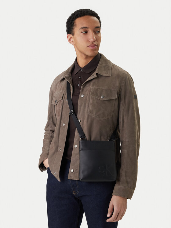 Calvin Klein Maža rankinė · Juoda