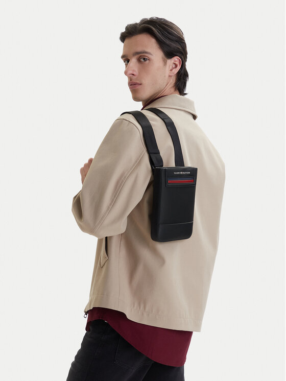 Tommy Hilfiger Maža rankinė · Juoda