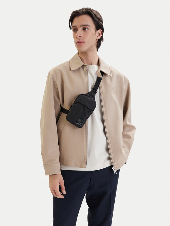 Calvin Klein Maža rankinė · Juoda