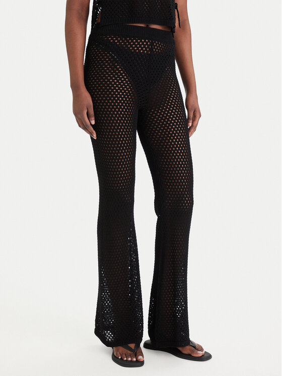 Guess Medžiaginės kelnės · Juoda