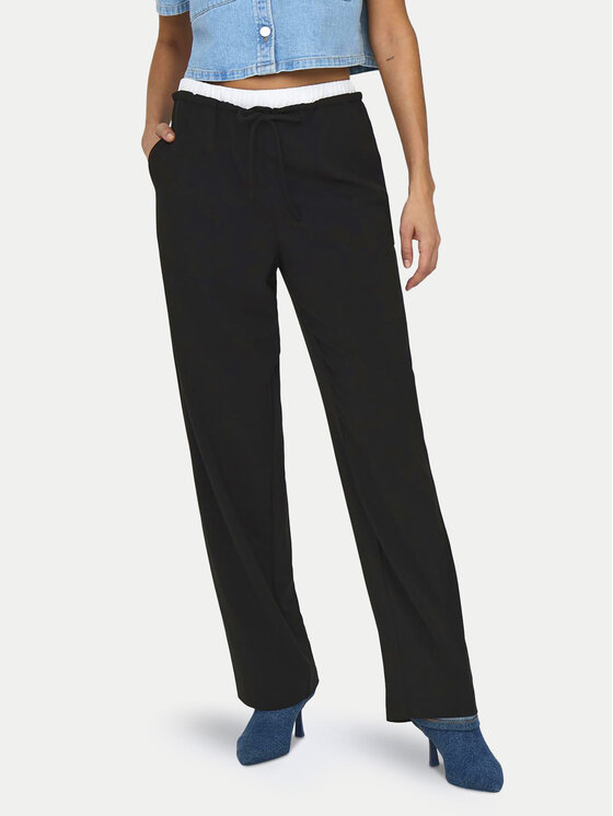 ONLY Medžiaginės kelnės · Juoda · Regular Fit