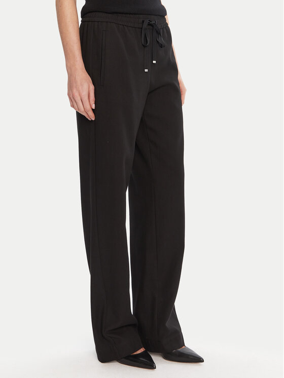 BOSS Medžiaginės kelnės · Juoda · Relaxed Fit