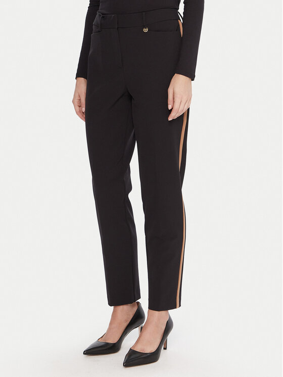 LOLA CASADEMUNT Chinos kelnes · Juoda · Regular Fit