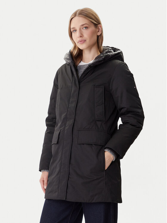 Tommy Hilfiger Striukė · Juoda