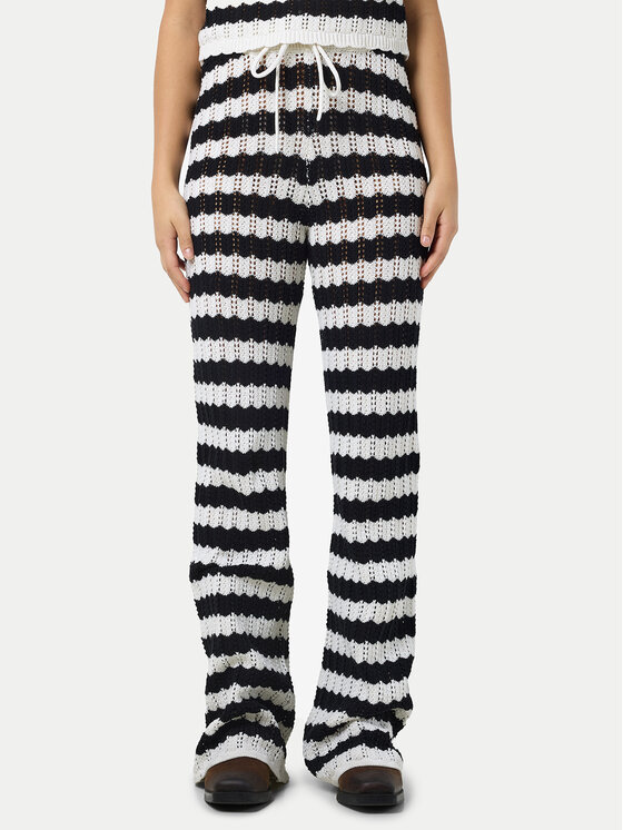 Noisy May Megztos kelnės · Juoda · Regular Fit