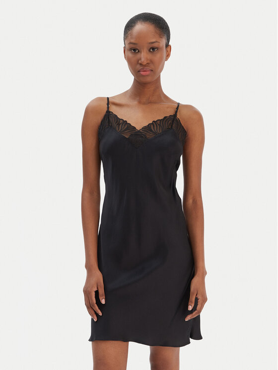 Chantelle Naktiniai marškiniai · Juoda