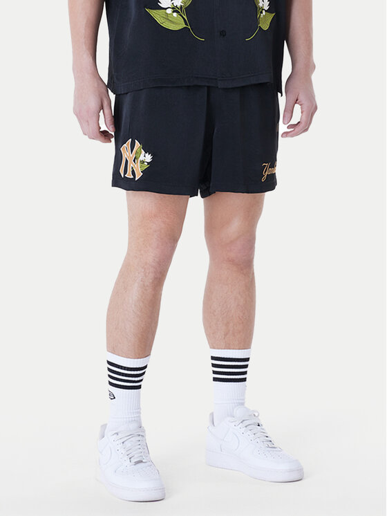 New Era Sportiniai šortai · Juoda