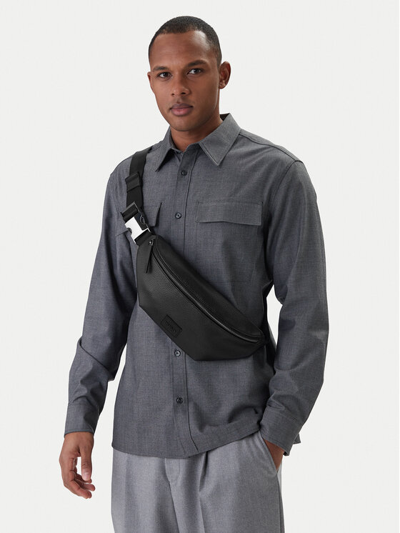 HUGO Rankinė ant juosmens﻿ · Juoda