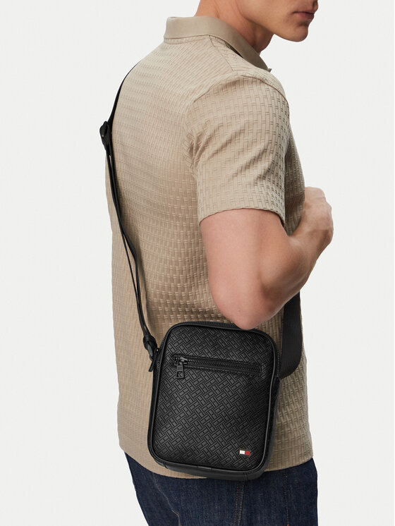 Tommy Hilfiger Maža rankinė · Juoda
