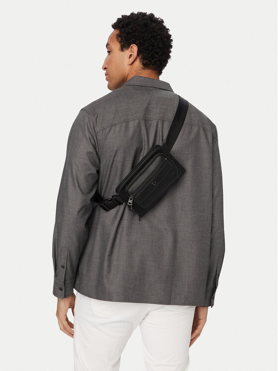 HUGO Rankinė ant juosmens﻿ · Juoda