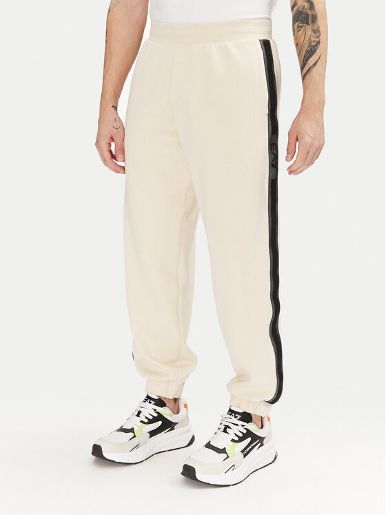 EA7 Emporio Armani Sportinės kelnės · Écru · Regular Fit