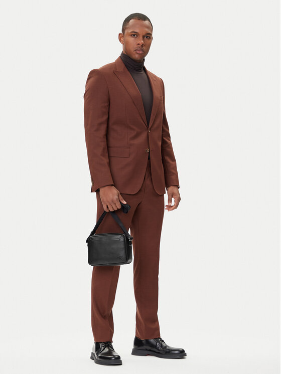 Calvin Klein Maža rankinė · Juoda