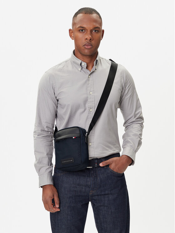 Kodas SUN15 Tommy Hilfiger Maža rankinė · Tamsiai mėlyna