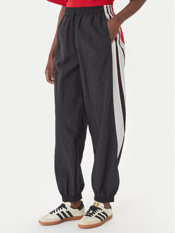 adidas Sportinės kelnės · Juoda · Relaxed Fit