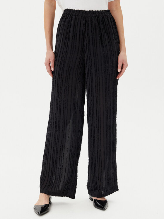 Pieces Medžiaginės kelnės · Juoda · Regular Fit