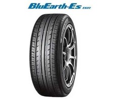 Vasarinė keleivinė padanga „YOKOHAMA BluEarth-ES ES32“, riedėjimo pasipriešinimas - C, sukibimas su šlapia kelio danga - B, išorinis triukšmas - 68 dB (A)