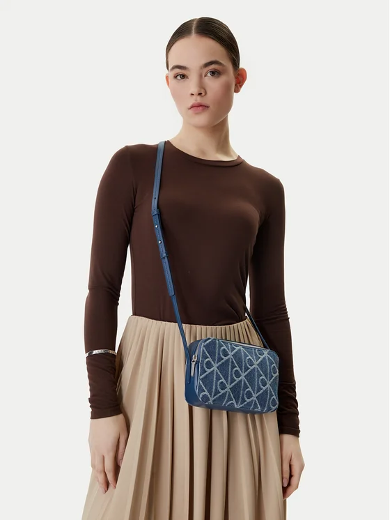 Calvin Klein Rankinė Calvin Klein Emblem Aop Denim Camera Bag LV04F3430G Mėlyna