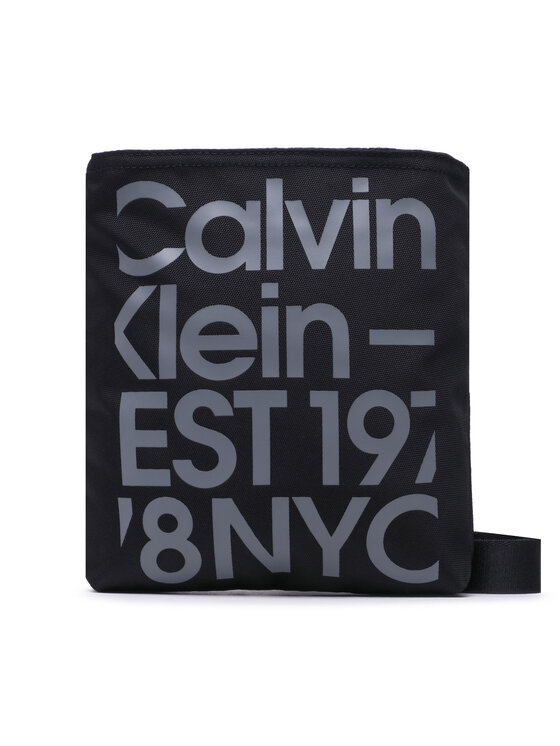 Calvin Klein Jeans Maža rankinė · Juoda