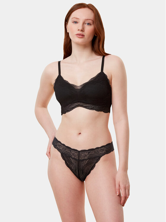Triumph Besiūlė liemenėlė · Juoda